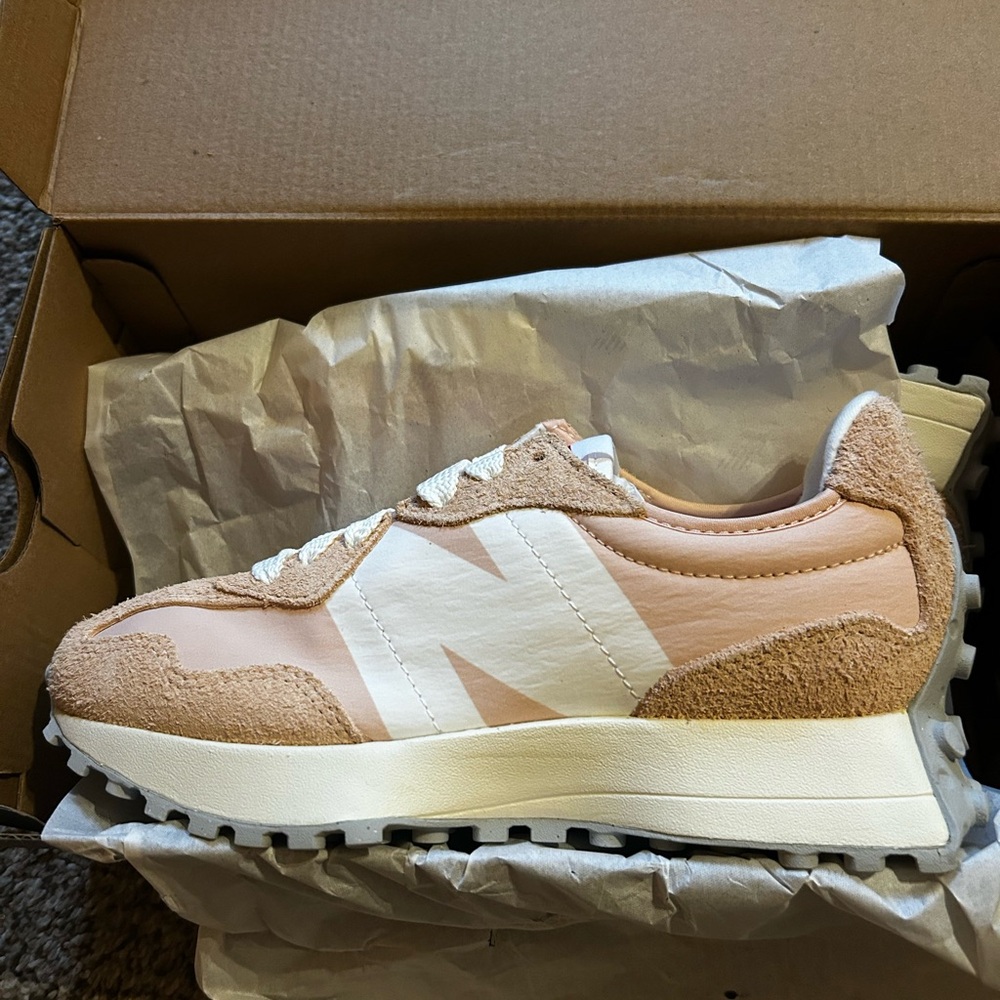 New Balance 327